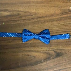 Bow tie
